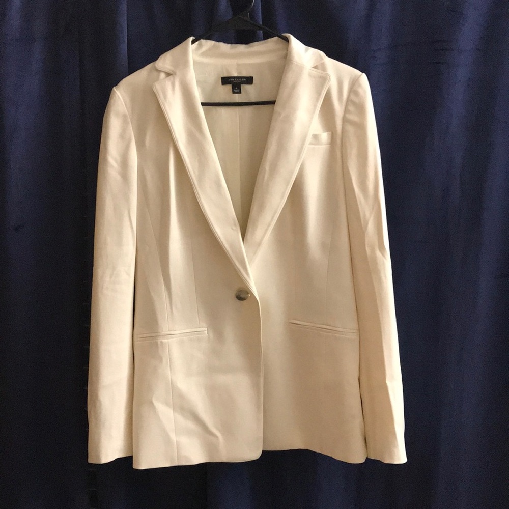Ann Taylor off white suit Jacket size 6